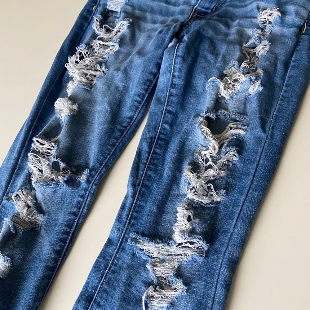 American Eagle Distressed Jegging - Size 8